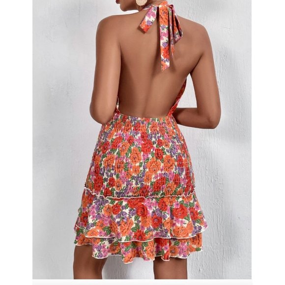 Shirred Floral Print Backless Halter Dress - Picture 3 of 6